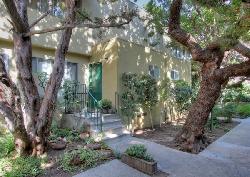 Studio City Villas
