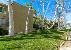 Studio City Villas