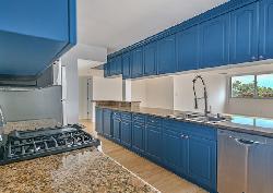 440 South Roxbury