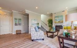 Hampton Court Pasadena
