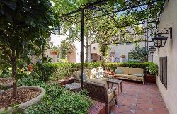 Granada Court