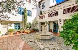 Granada Court
