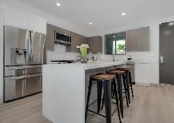 1421 N Stanley