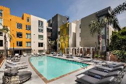 Alaya Hollywood