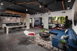 Alaya Hollywood