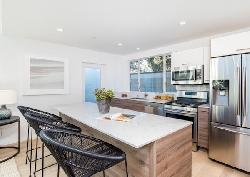 Wilshire Vista, The