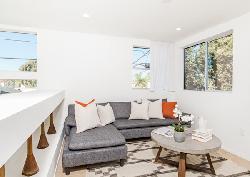 Wilshire Vista, The