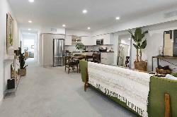Modern LA, The