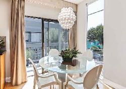 Ocean Park Plaza