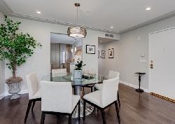 146 S Clark