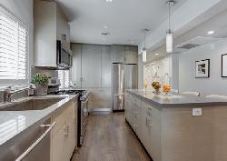 146 S Clark