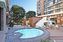 211 Spalding