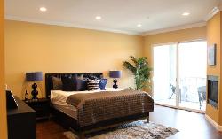 11909 Laurelwood