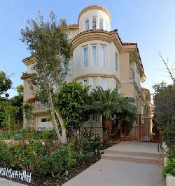 3rd St Villas