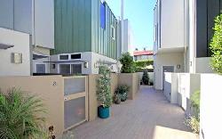 Lincoln Village Townhomes