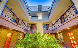Lincoln Fountain Villas