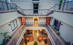 Lincoln Fountain Villas