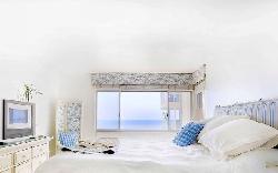 Malibu Outrigger