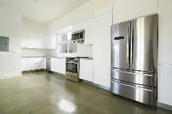 2496 S Centinela