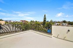 2496 S Centinela
