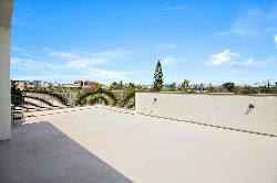 2496 S Centinela