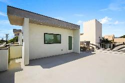 2496 S Centinela