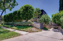 1045 S Orange Grove