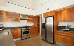 1172 Centinela