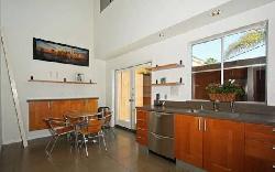 1172 Centinela