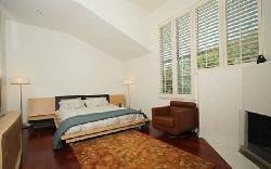 1172 Centinela