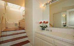 1172 Centinela
