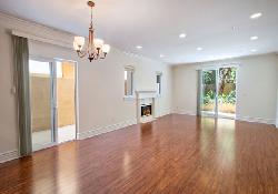 2306 Fox Hills