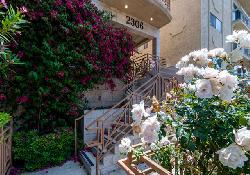 2306 Fox Hills
