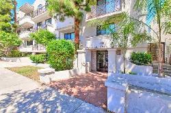 Hancock Park Villas