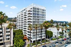 Hollywood Versailles Tower
