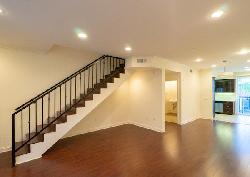1409 S Beverly Dr