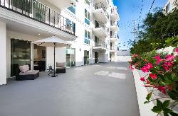 1237 S Holt
