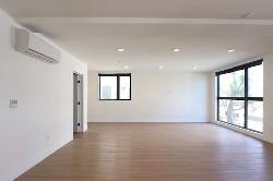 1261 Stoner Ave