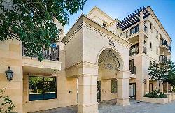 De Lacey Place
