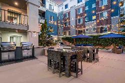 Adler Apartments