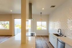 Beverly Oakhurst Apartments