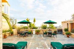 Beverly Oakhurst Apartments
