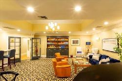 Beverly Oakhurst Apartments