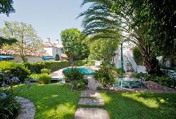 Colonial House, The