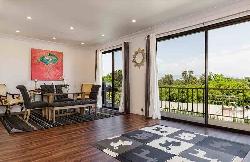 4454 Ventura Canyon