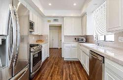 4454 Ventura Canyon