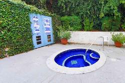 Sherman Oaks Villas