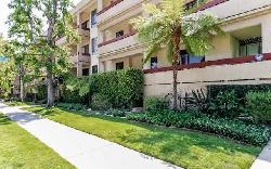 11322 Camarillo St