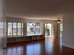 8207 De Longpre