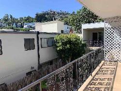 8207 De Longpre